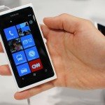 lumia-900-hand